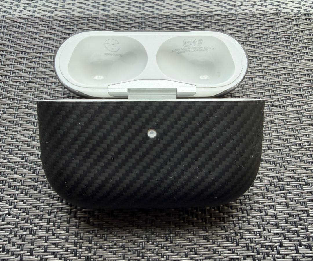 Apple AirPods Pro 2 アップル プロ カーボンケース付