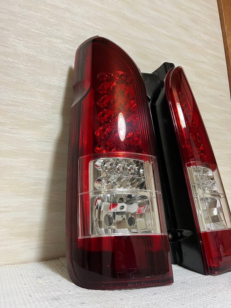 球切れなし 200ハイエース LEDテール t16 LEDバルブ付き