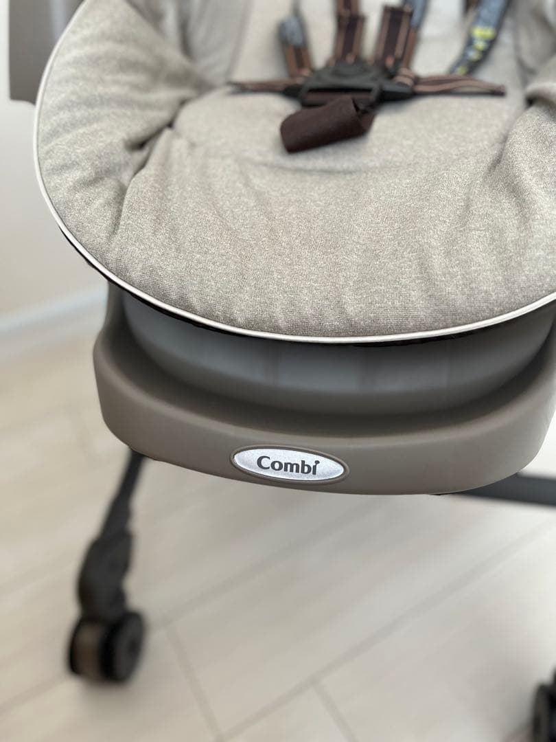 コンビ ネムリラAUTO SWING BEDi エッグショック おやすみドーム