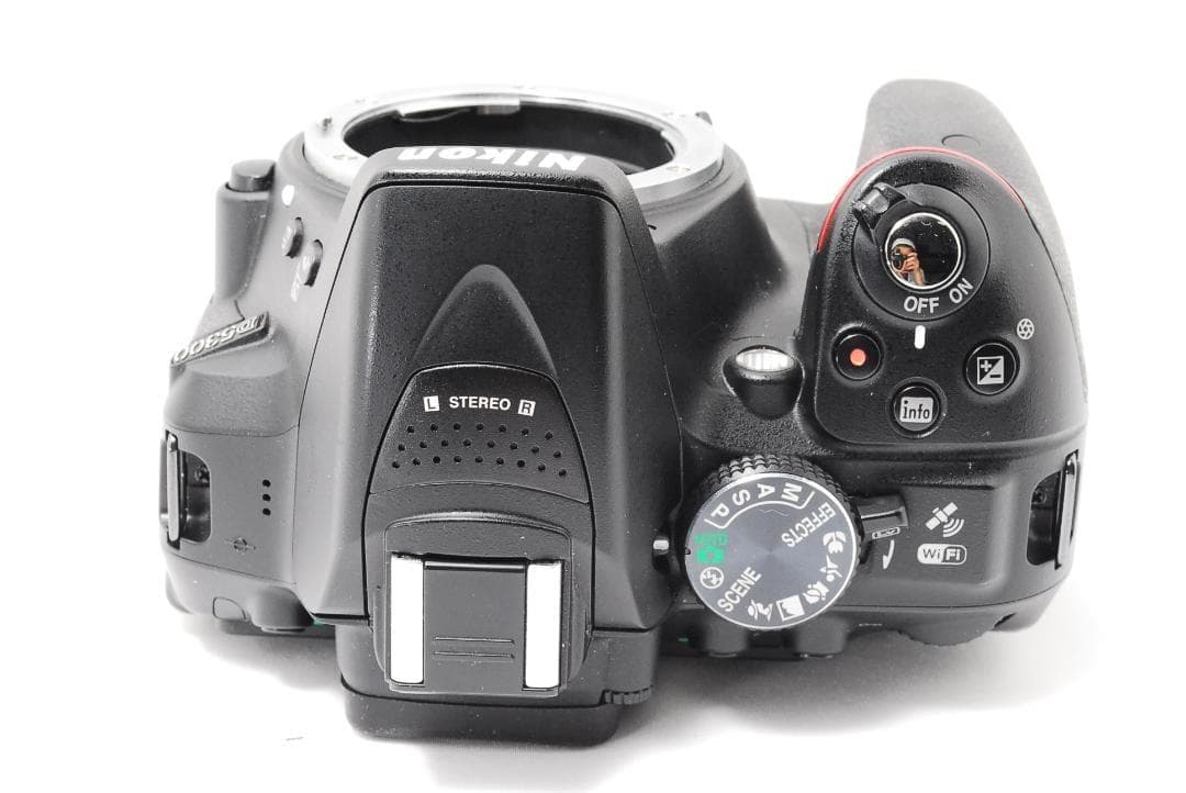 Nikon D5300 Wi-Fi機能搭載でスマホ転送可能！画面反転で自撮り♪