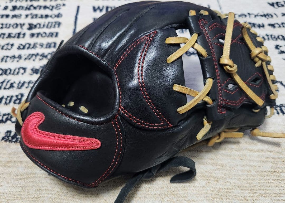 メイさん専用ナイキ　軟式内野用　松井稼頭央モデル