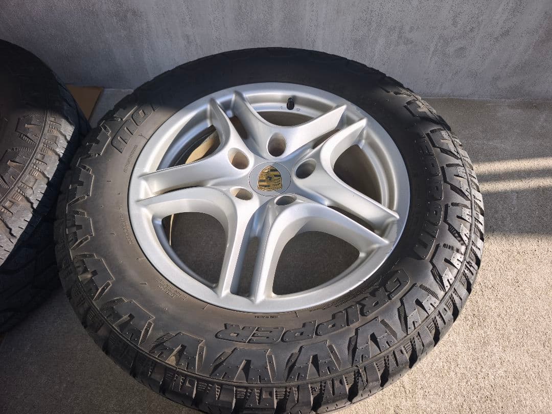 カミラ様　ポルシェ　カイエン　18インチ　ホイールタイヤ 4本セット　溝残有り