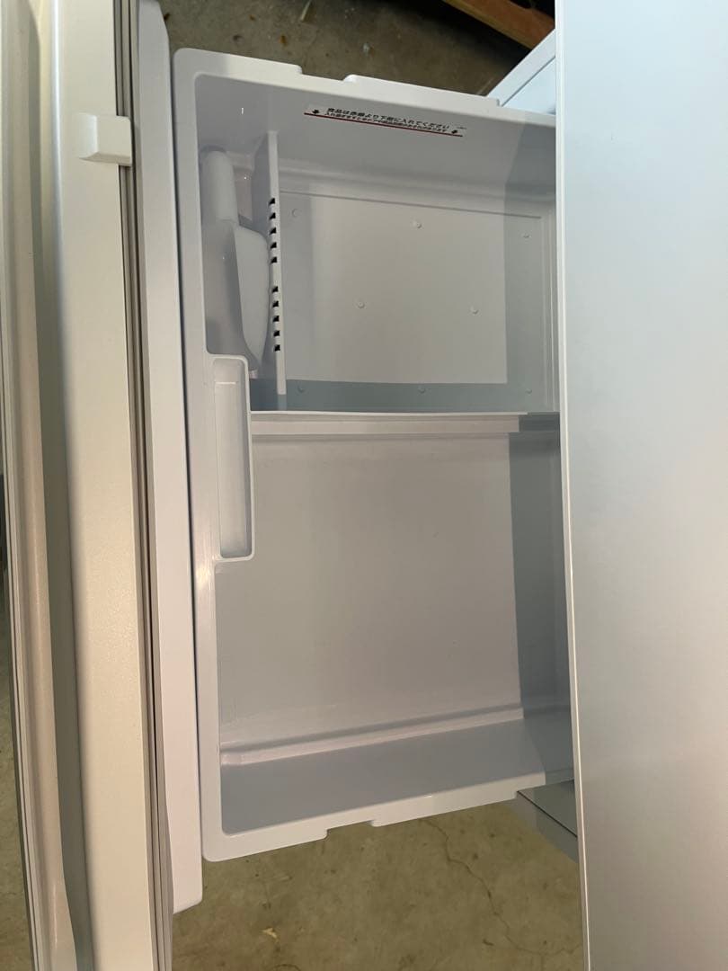 ★極美品★【2024年製】三菱 冷蔵庫 3ドア MR-C33K-W 330L T