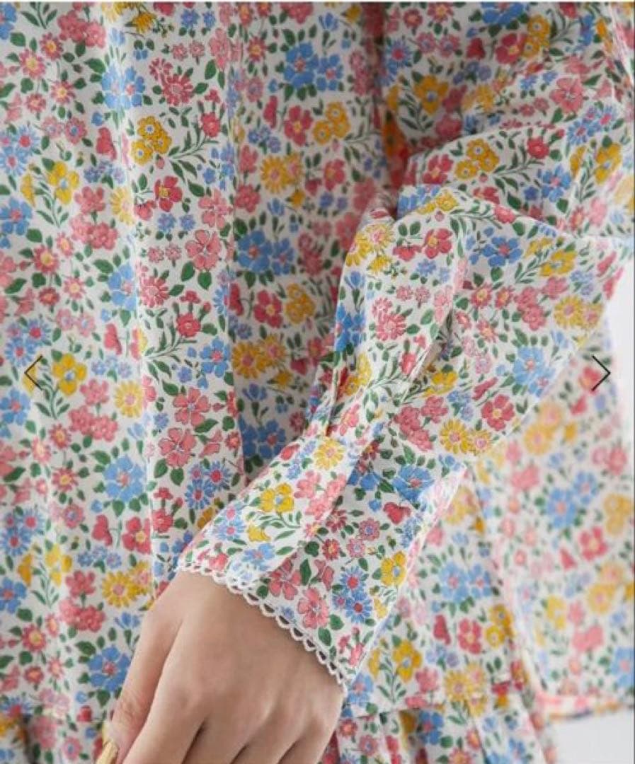 SEVEN TEN リバティプリントスカラップブラウス