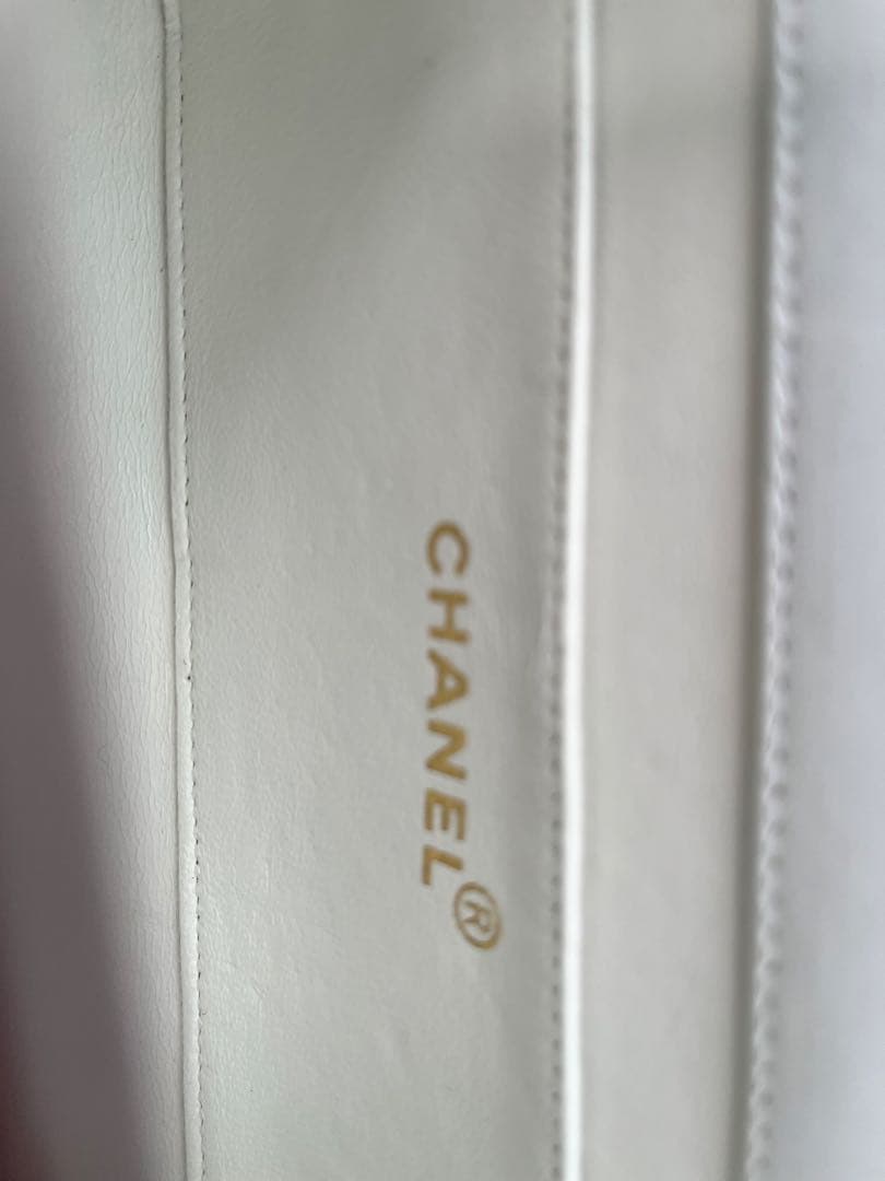 CHANEL ホワイト ショルダーバッグ