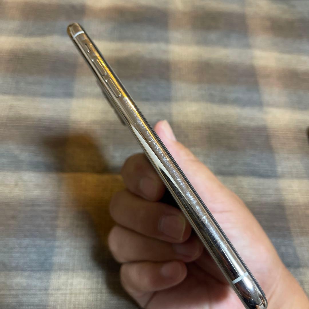 美品iPhone 11 ProMax 512GB シルバー 本体　箱と付属品あり