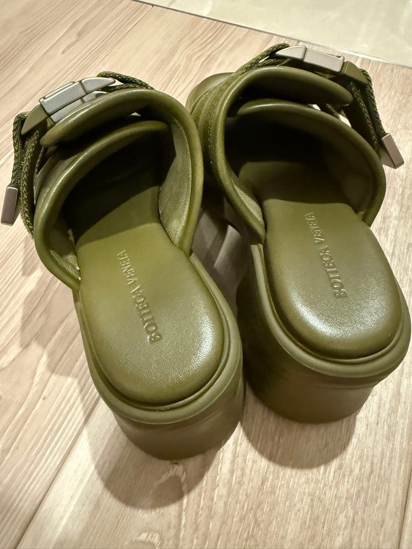 【美品】ボッテガヴェネタ フラッシュサンダル 38サイズ カーキ Bottega