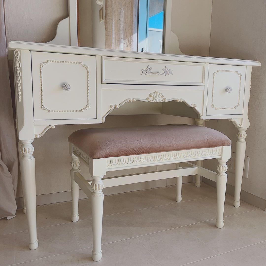 emiri　　アンティーク　シャビーシック　ドレッサー　白家具　デスク