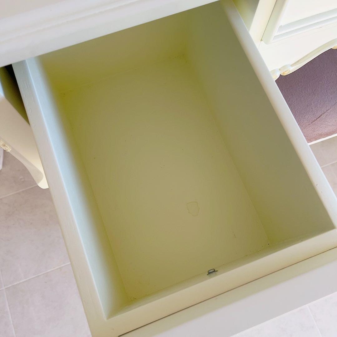 emiri　　アンティーク　シャビーシック　ドレッサー　白家具　デスク