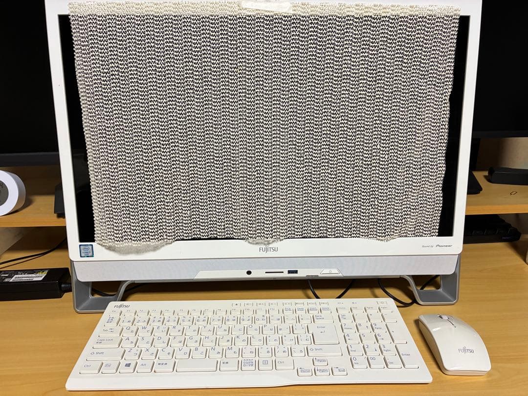 富士通 FMV70YDW デスクトップPC