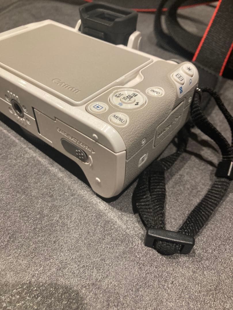 Canon EOS Kiss M ダブルレンズキット