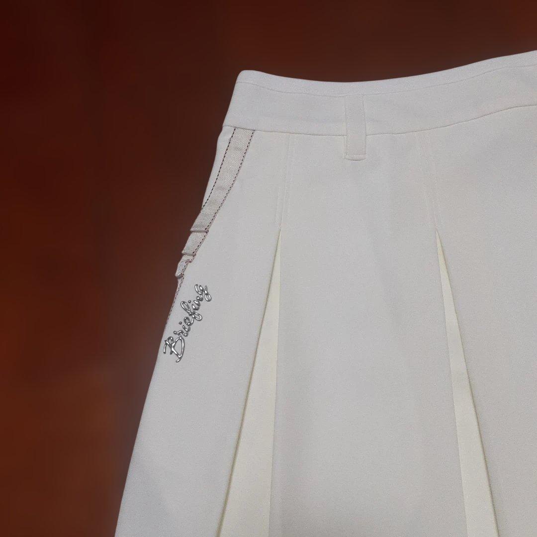 新品　ブリーフィング　レディースゴル　オフホワイト 　プリーツスカートM