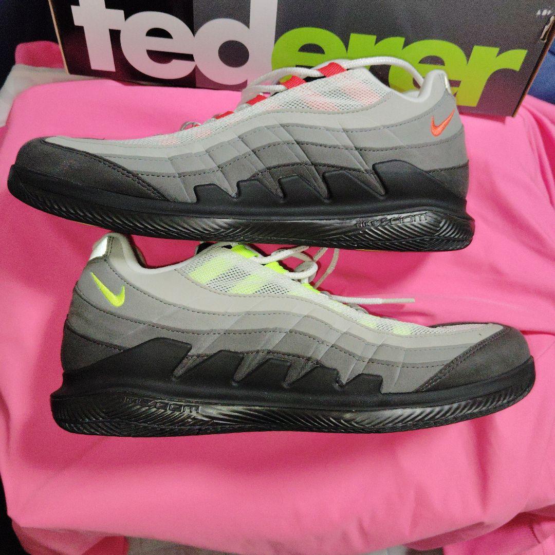 着用2回激レアフェデラーモデル　ズームベイパーRF X AM95 27.5