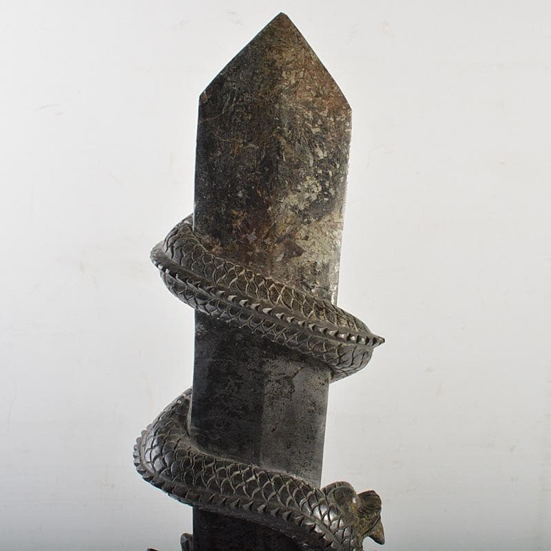 玉石彫刻　龍神　具利伽羅大龍　不動明王　約2kg　唐木台付　V　R7519