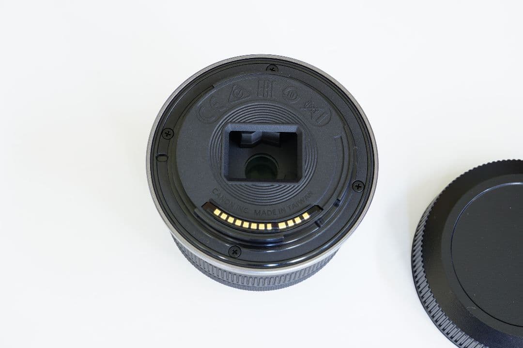 EOS R100 RF-S18-45 IS STMレンズキット