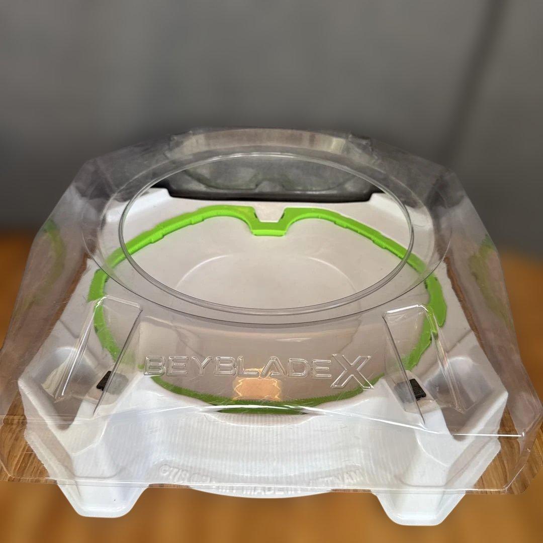 BAYBLADE X まとめ売り13個他、ケース、公式スタジアムつき