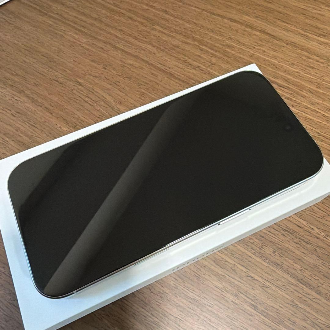 【極美品】iPhone16Pro ホワイトチタニウム 128GB