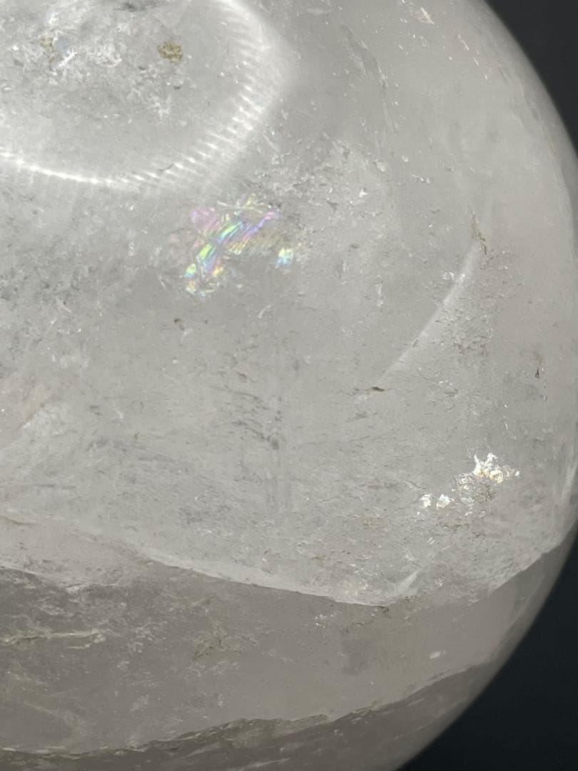 【ヒマラヤ水晶】丸玉 虹入り 約92.6㎜ 1136g 台座付き セール開催中！