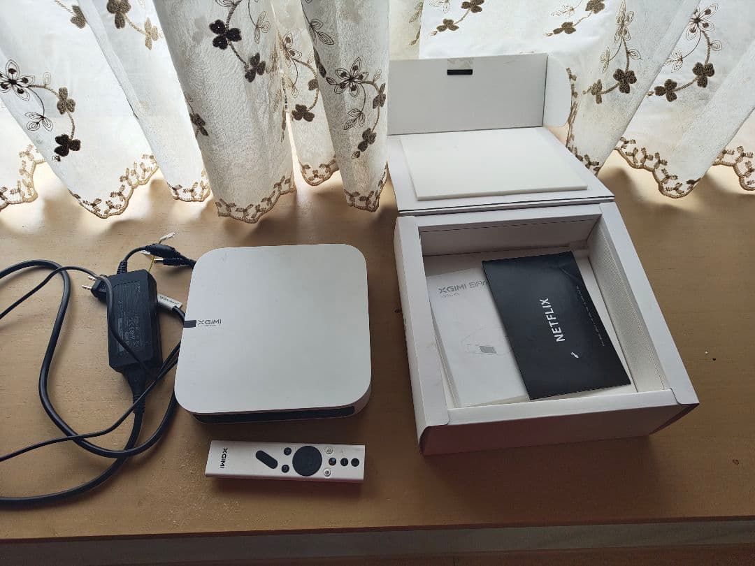 XGIMI プロジェクター　Elfine