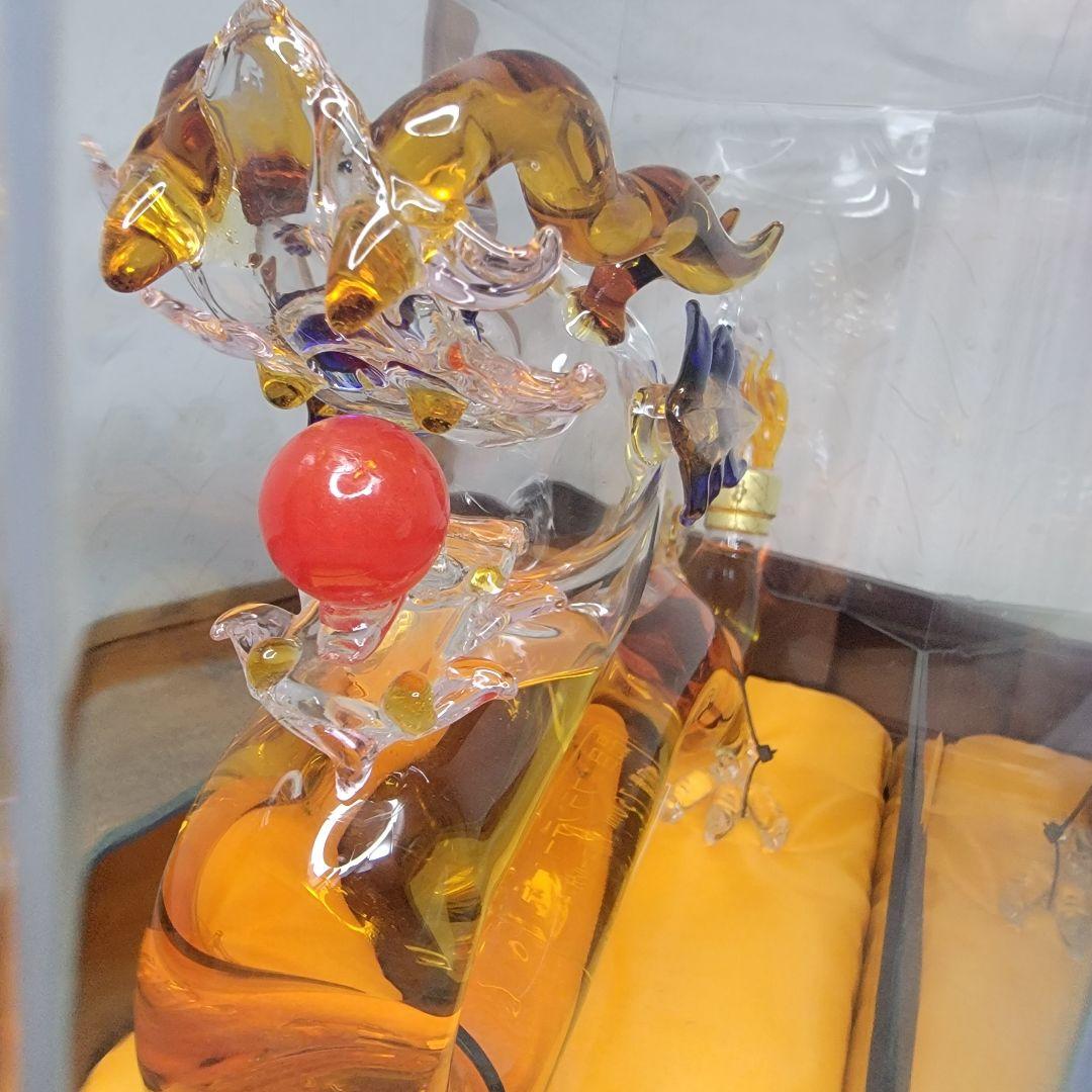 ドラゴン　竜　龍
フランス産　ブランデー　ケース入
アルコール　40％