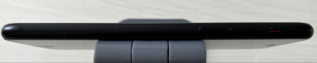 【美品】iPhoneSE2 128GB ブラック 新品互換バッテリー100%