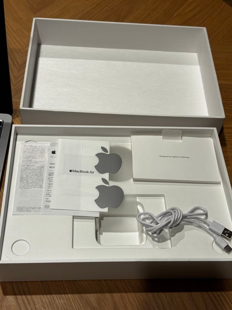 【美品】Apple MacBook Air (M1, 8GB) スペースグレー