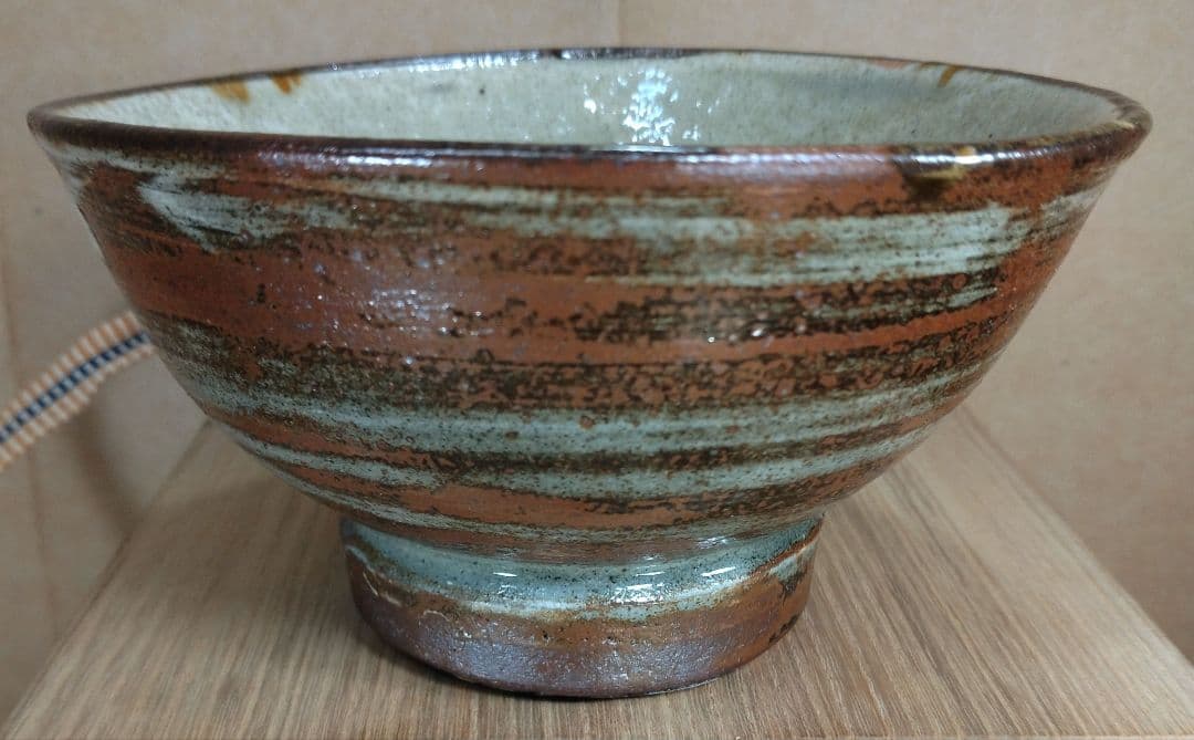 【本物保証】金城次郎 壷屋焼 魚文茶碗 共箱 美品 栞 人間国宝 壺屋焼 マカイ