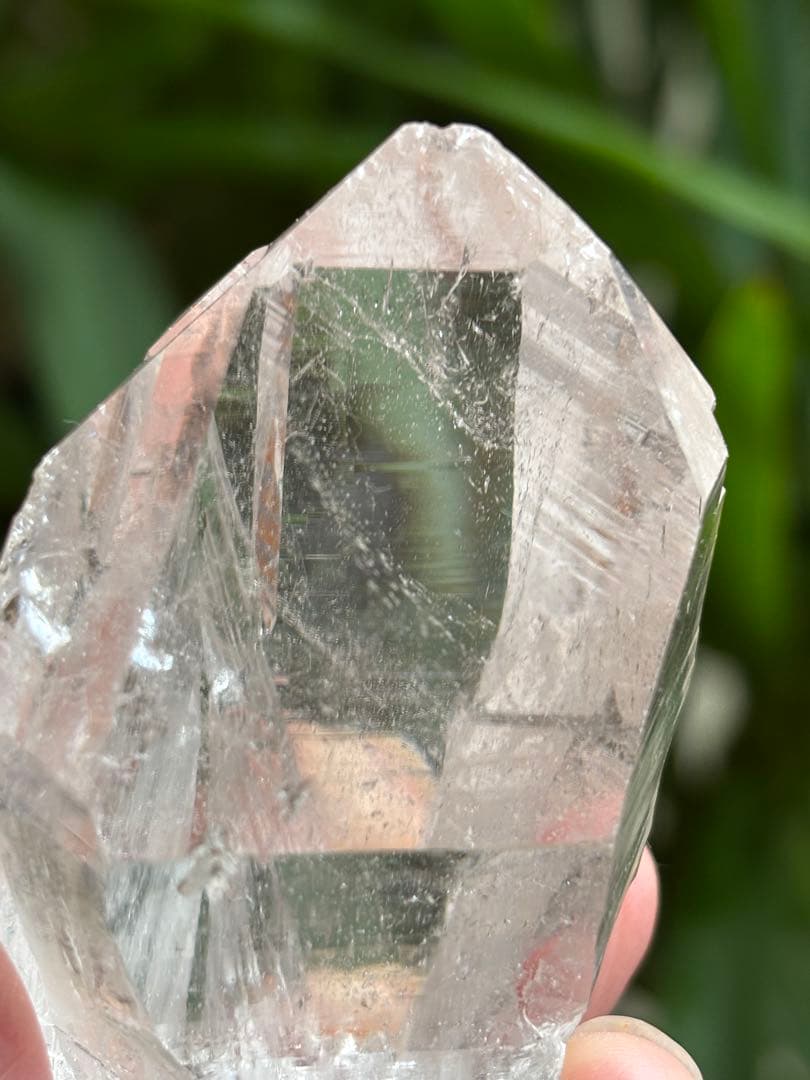 インド　マニハール水晶ポイント134g 水のように氷のように透明　美しい