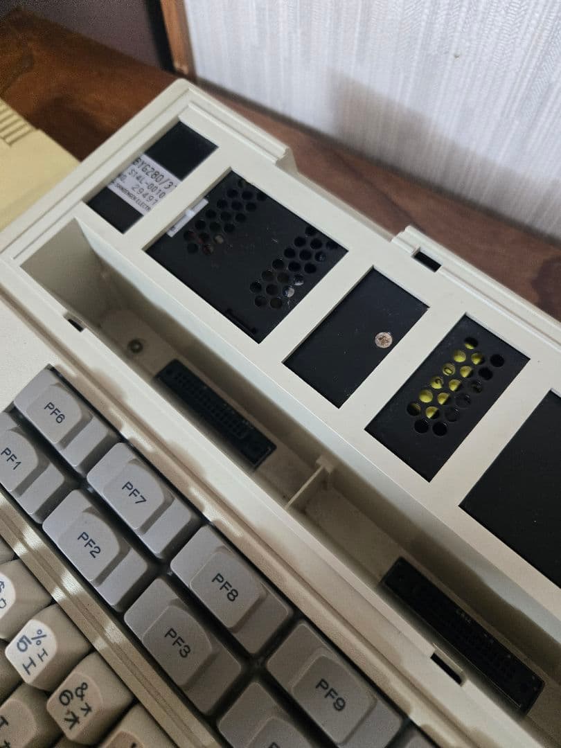 富士通 FM-7 FM-NEW7 MB25015 キーボード MICRO7