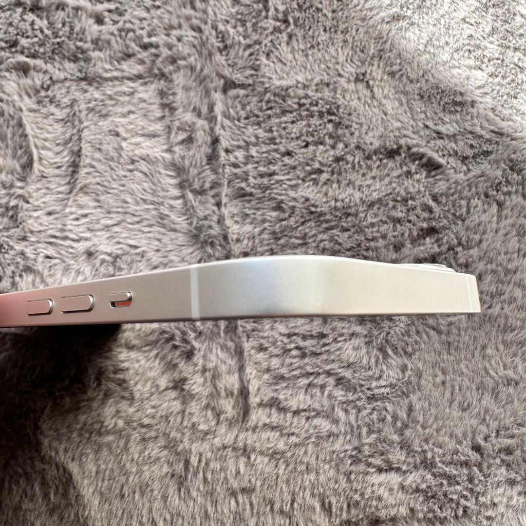 【極美品】Apple iPhone 13 ホワイト 本体 SIMフリー