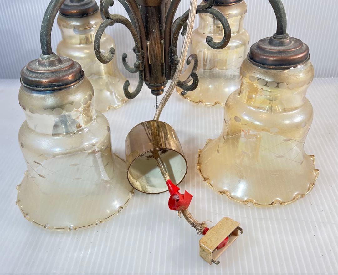 クラシックスタイル 4灯シャンデリア