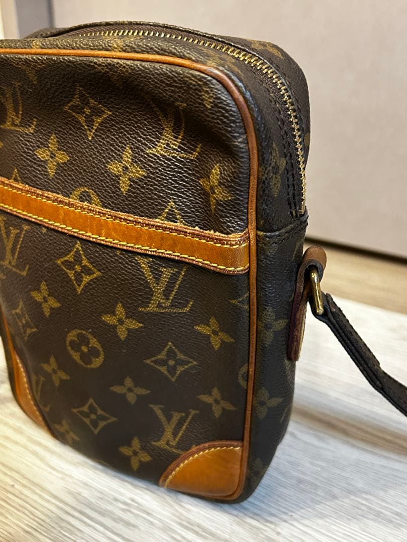 ルイヴィトン　ショルダーバッグ/613