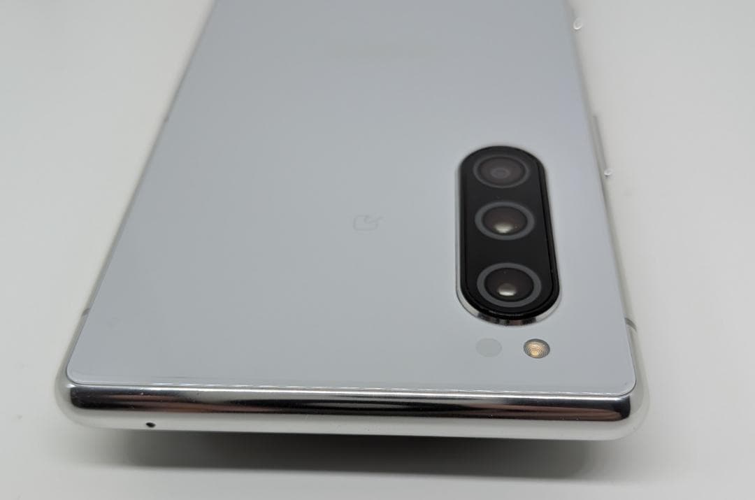 【極美品】Xperia 5 64GB SIMフリー 手帳ケース付 電池80%以上