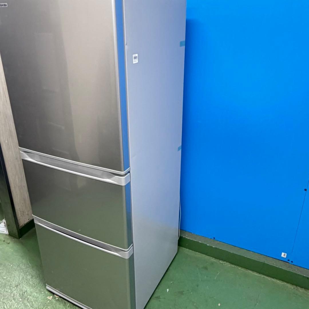 702 東芝　極美品　半年保証　大型冷蔵庫　300L〜400L ファミリー向
