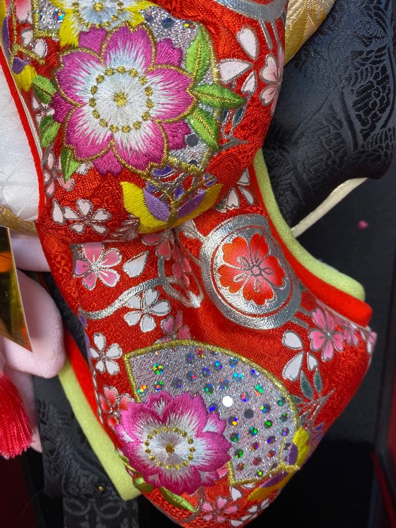 羽子板　宝童作　振袖刺繡ガラスケース２０号・間口約４０×奥行約３２×高さ約７５㎝