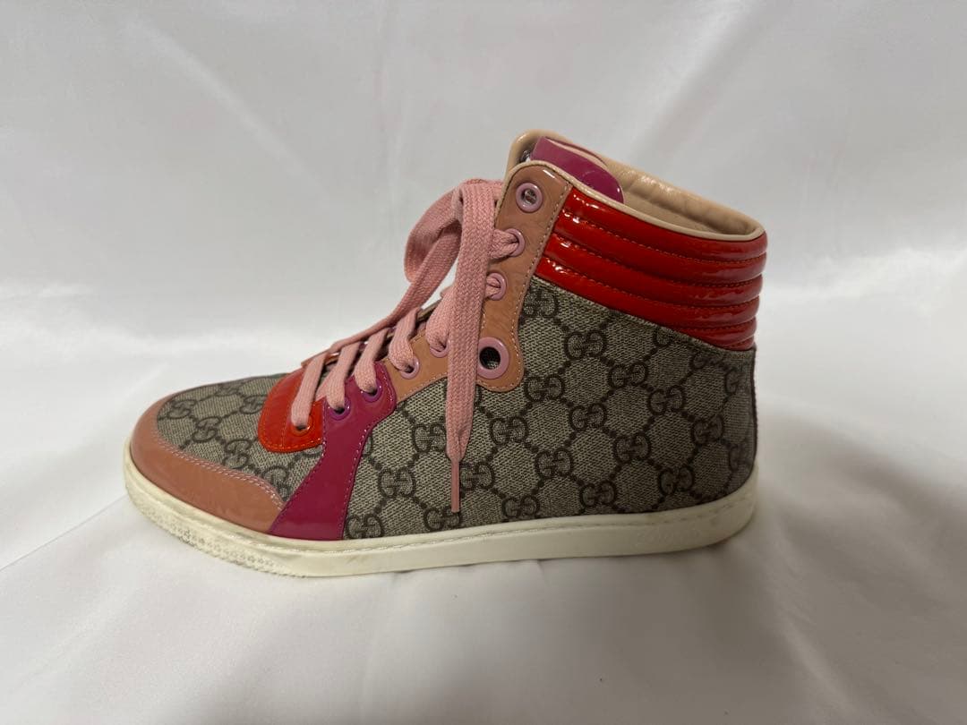 Gucci ピンク レッド ハイカットスニーカー