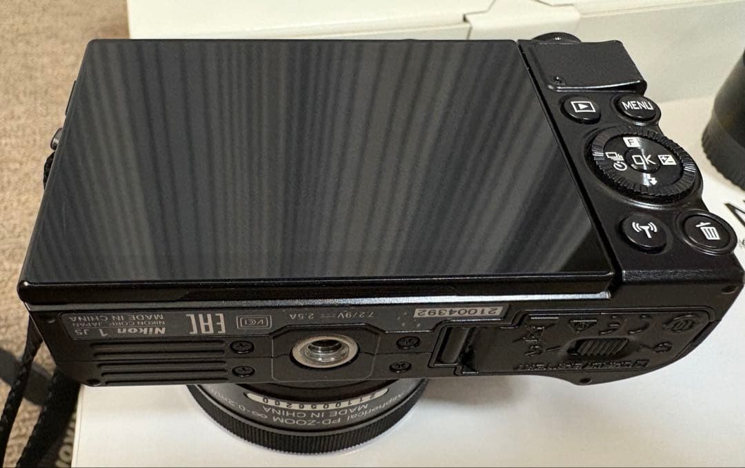 Nikon 1 J5ダブルレンズキット & NIKKOR 30-110mmレンズ