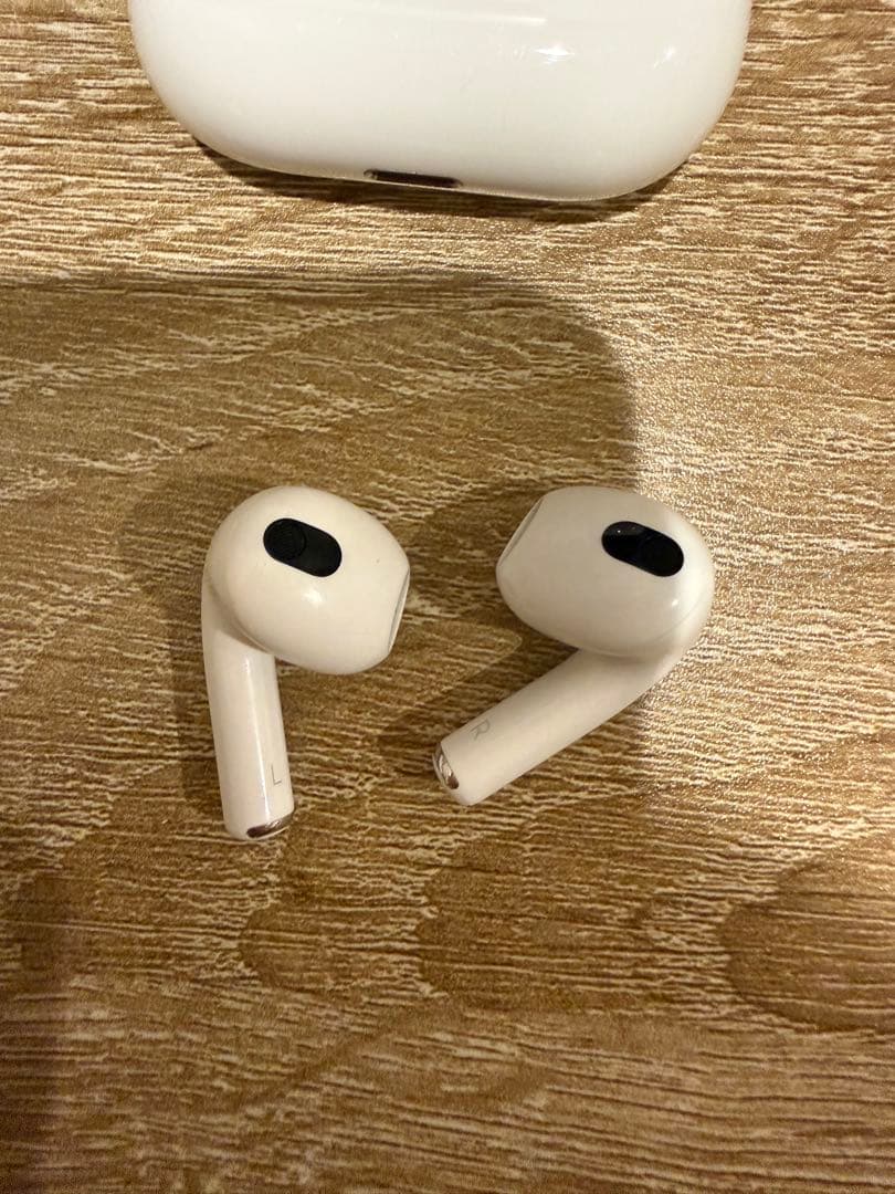 [Angelika Amando ]Apple AirPods 第三世代