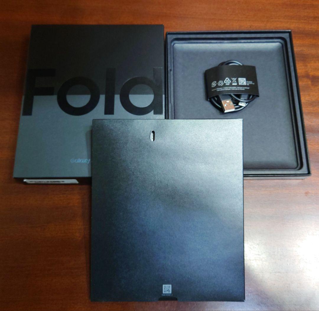 Samsung Galaxy Z Fold4【訳あり】（韓国版SIMフリー）