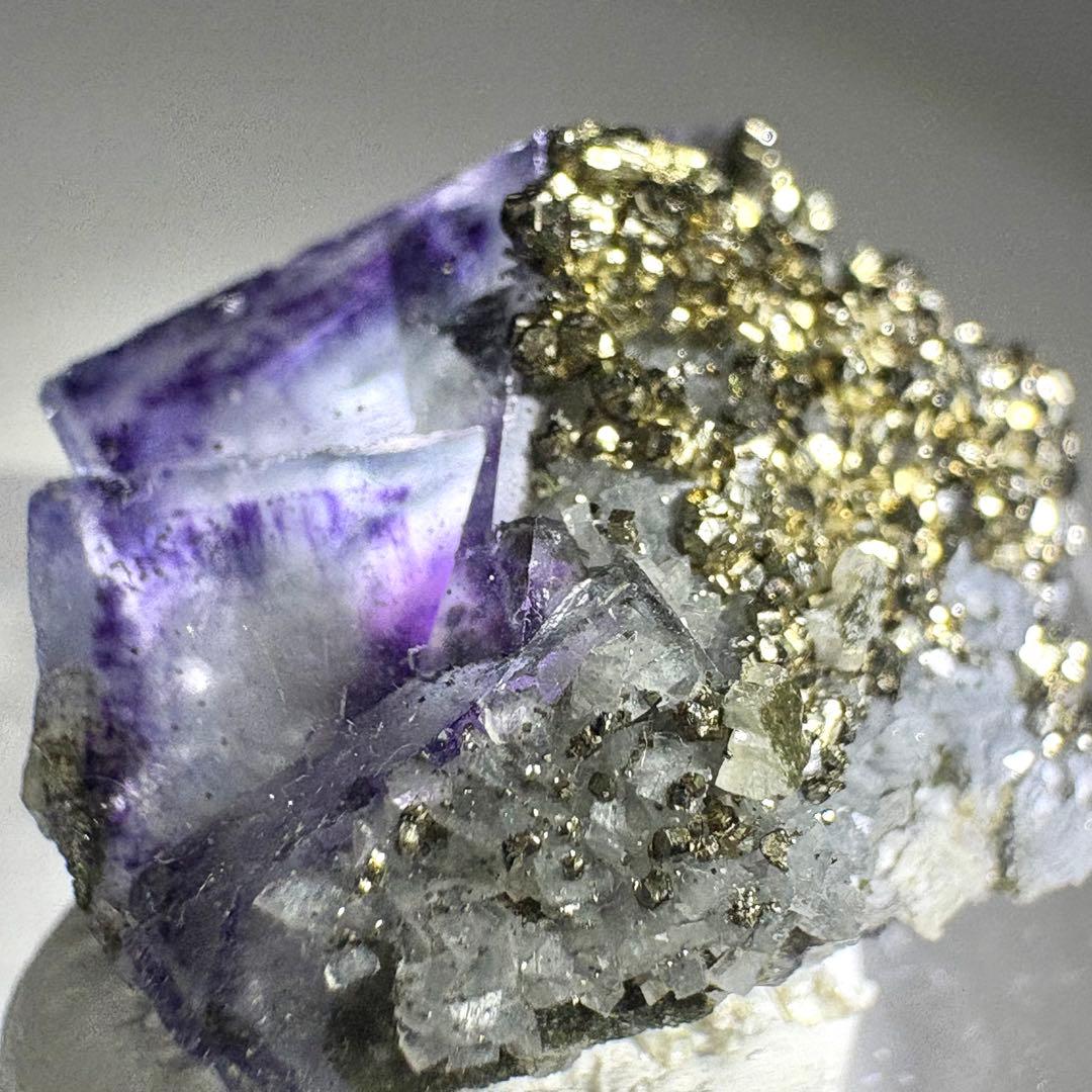 433 中国　ヤオガンシャン産　フローライト&パイライト