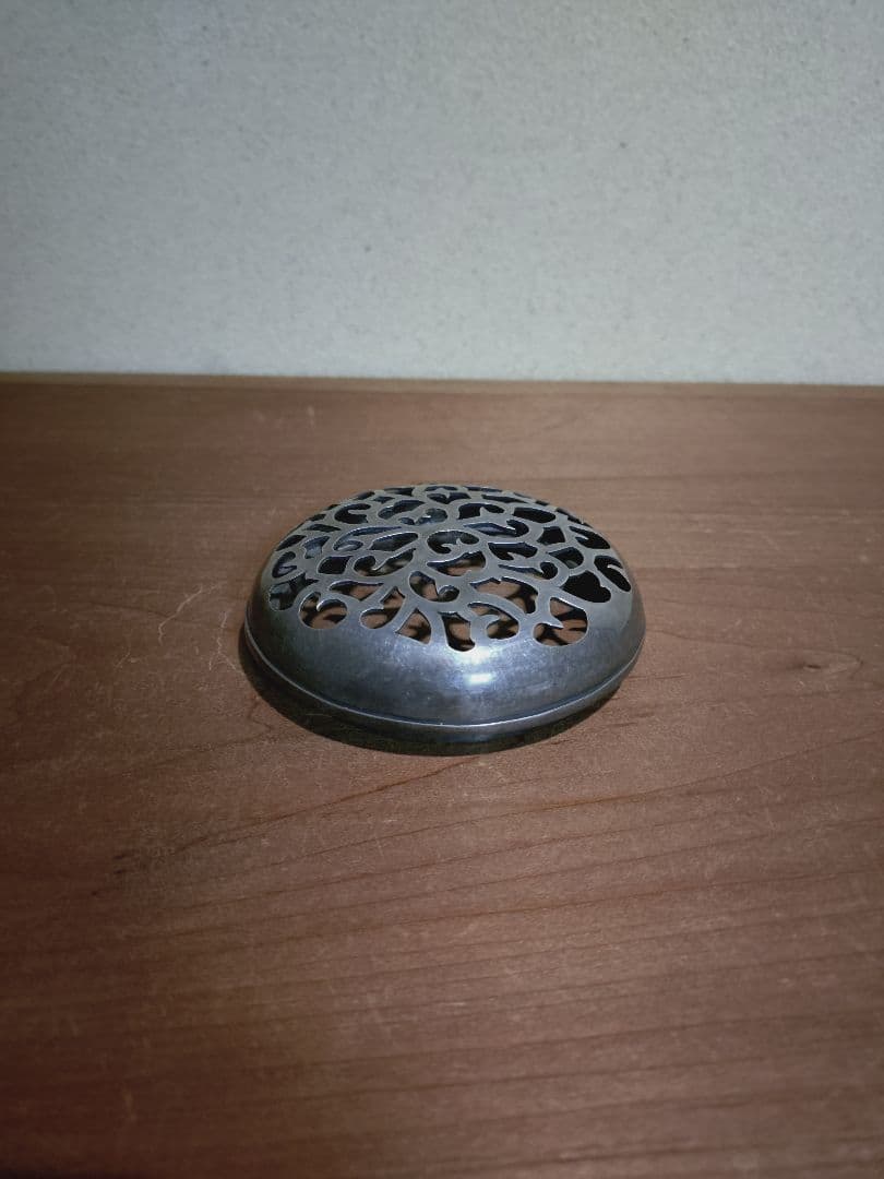 純銀 透かし彫り 唐草紋 火屋 「純銀」刻印
