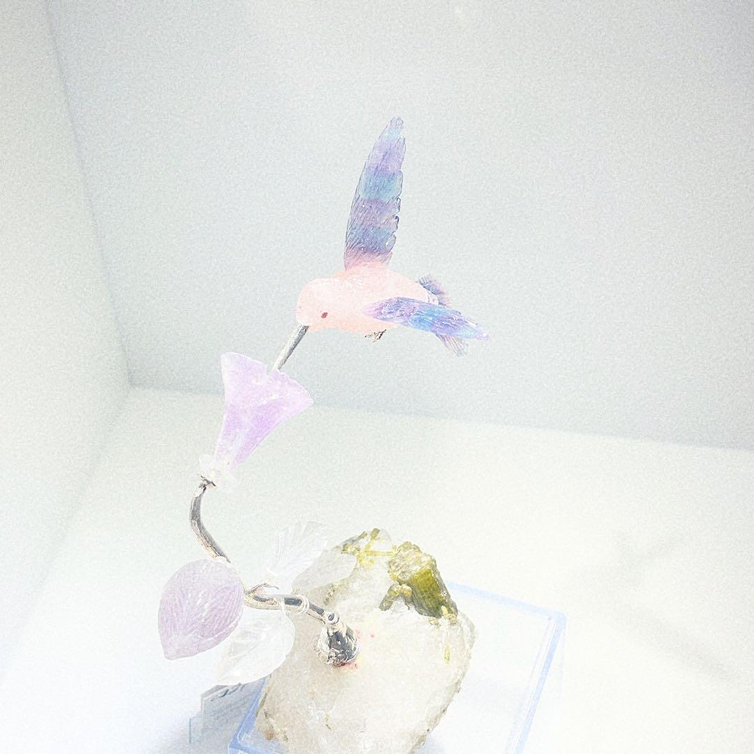 ハチドリ 紫の花付きグリーントルマリン台座ブラジル産NO25-.2366