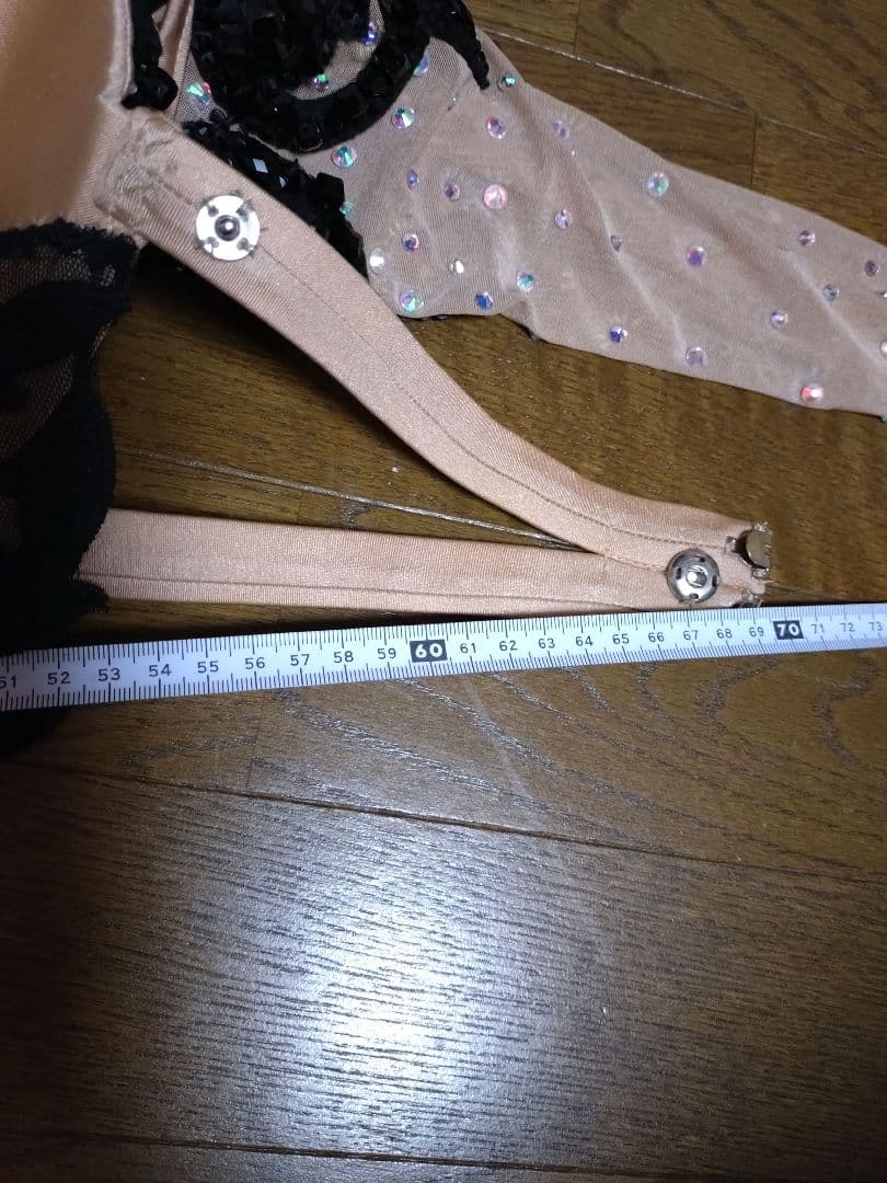 ベリーダンス衣装 ベージュ ブラック アーム付