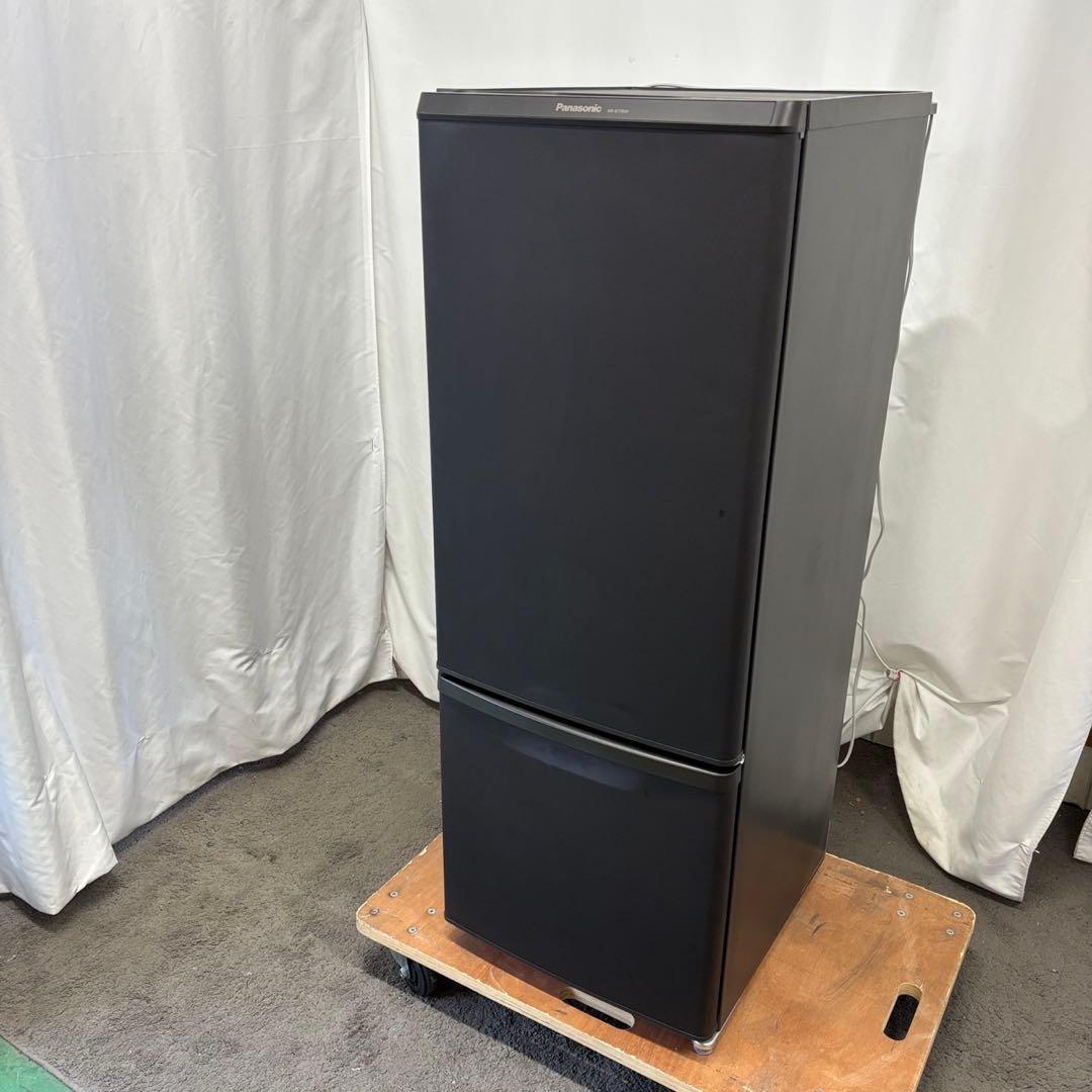 143⭕️冷蔵庫　パナソニック　一人暮らし　安い　綺麗　中古　右開　黒　設置無料