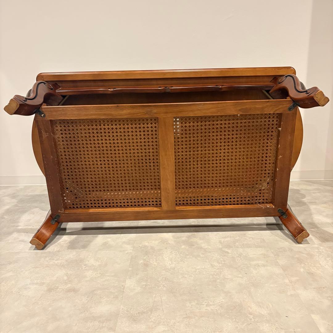 カリモク コロニアル センターテーブル 棚付き ラタン張り ローテーブル