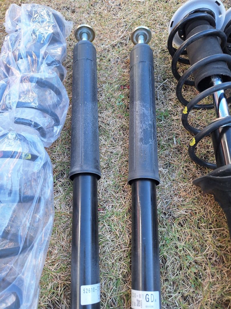 N-BOX カスタム jf3 純正ショックアブソーバー