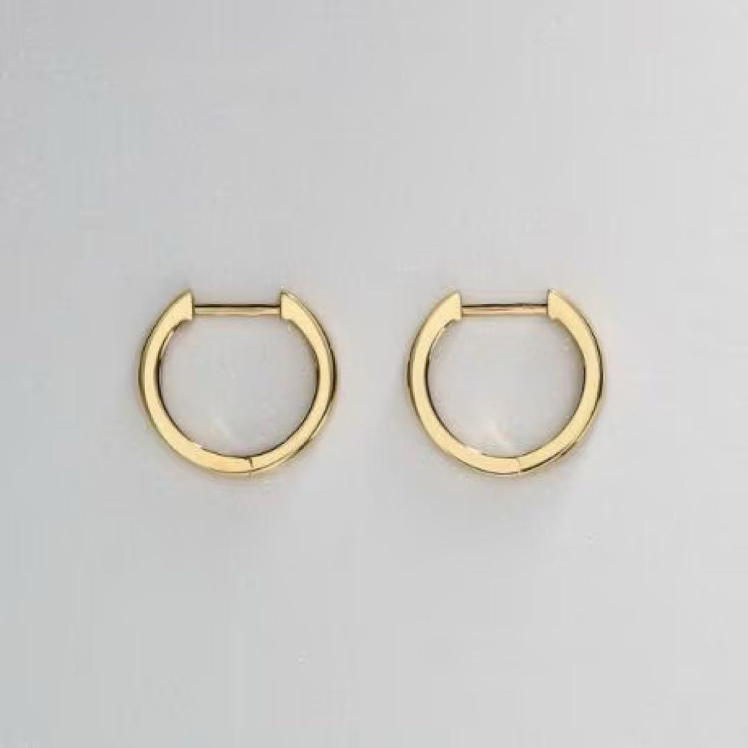 ココシュニック　COCOSHNIK K18ゴールド フープピアス。片方のみ。