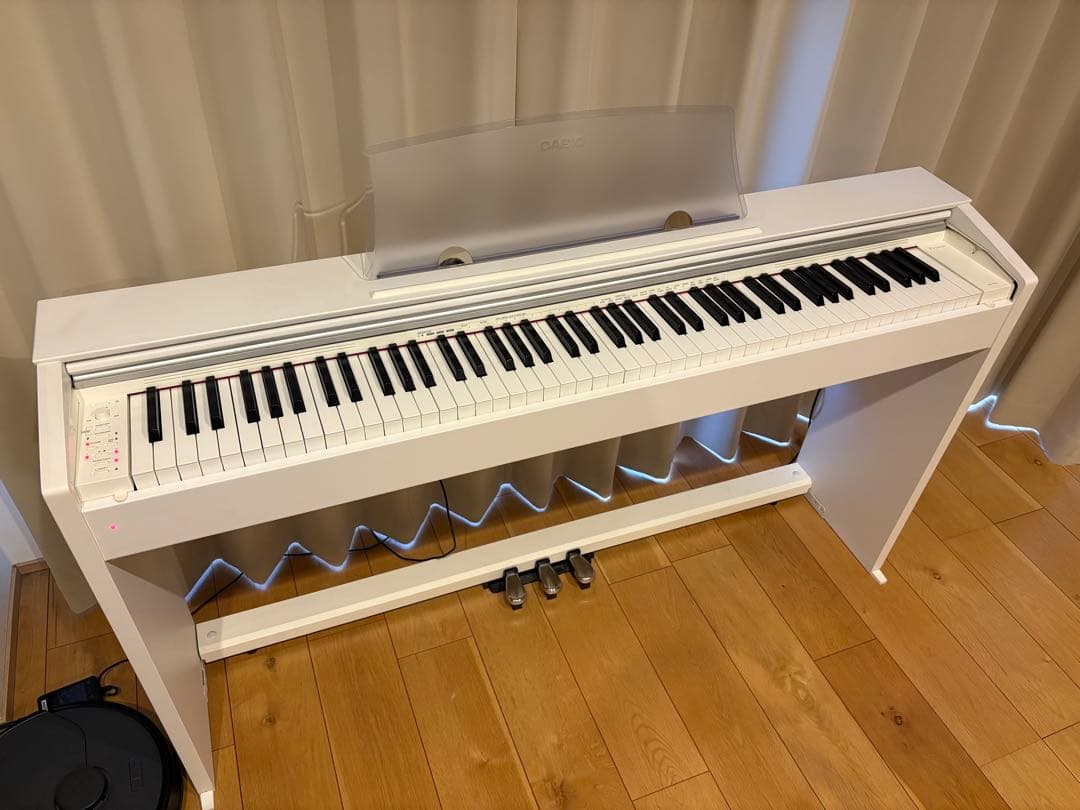 電子ピアノ　CASIO Privia PX770 ホワイト