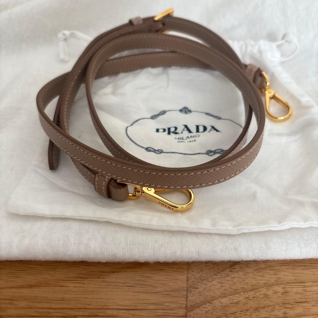 PRADA ベージュ ショルダーバッグ