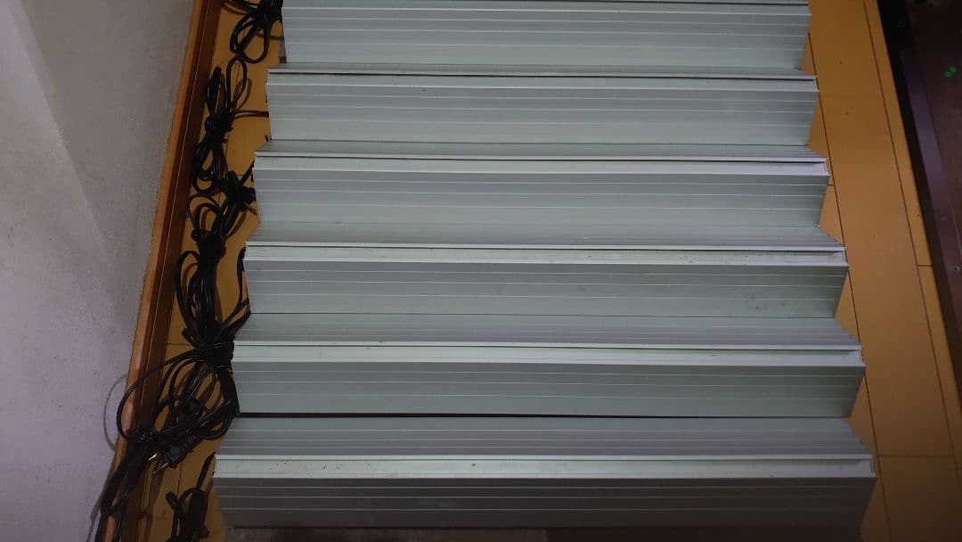 Aqullo Triangle Grow Bright Vivid 60　計6個